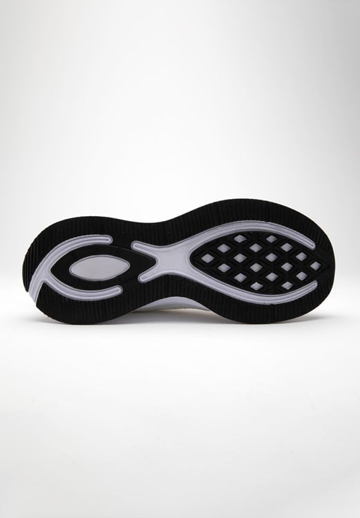 Milton Training Shoes White/Black