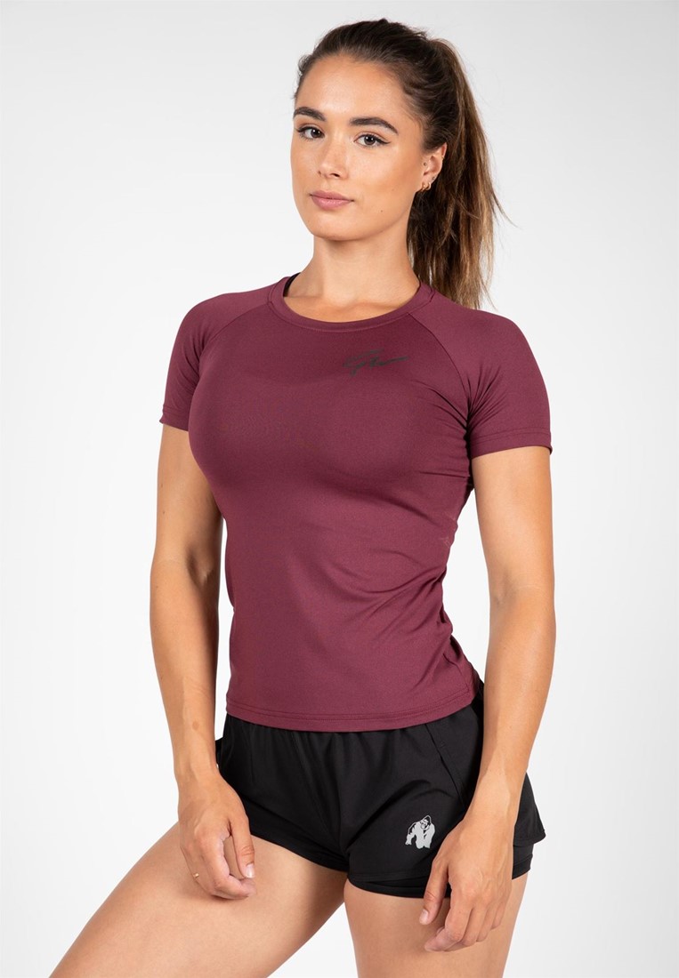 burgundy red t shirt